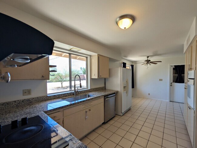 Building Photo - EXCEPTIONAL AREA/NEIGHBORHOOD-4 Bedrooms~S...