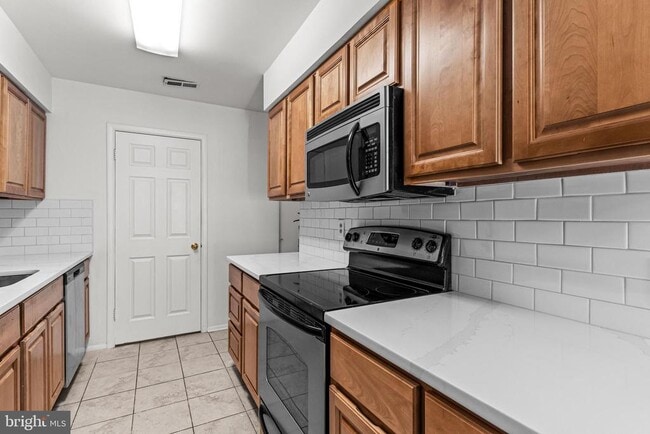 Building Photo - 105 Mulberry Cove