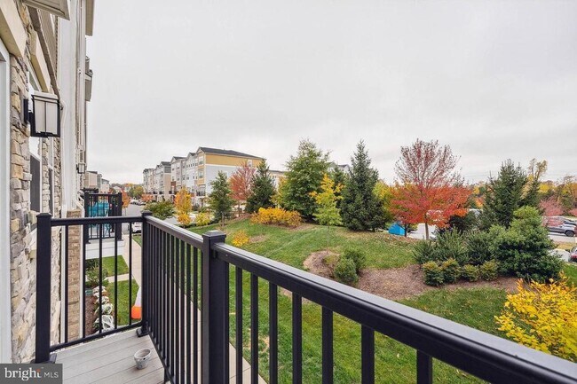 Building Photo - 24525 Glenville Grv Ter