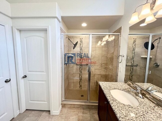 Building Photo - 10831 Fossil Dust Dr