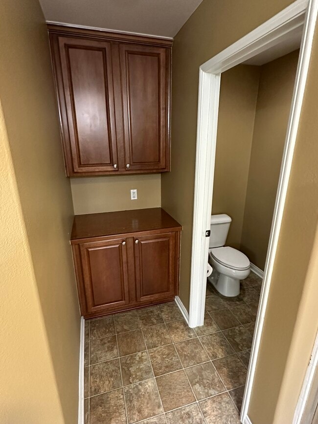 Building Photo - 16275 Summerset Street