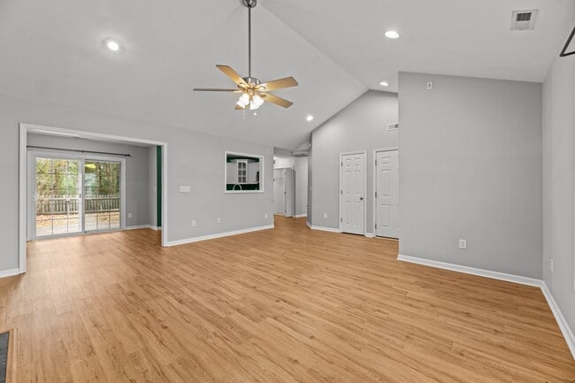 Building Photo - 180 Crooked Run Dr