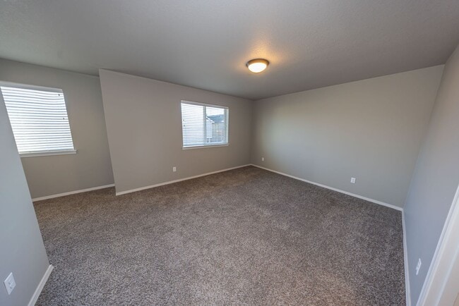 Building Photo - Three bedroom townhouse in Orchards.  - Built in 2016 - AC