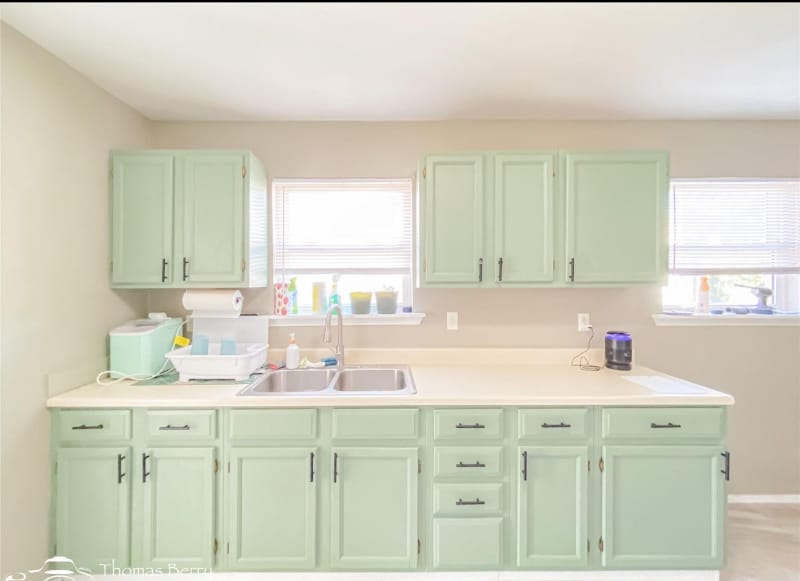 Building Photo - 342 Meander St