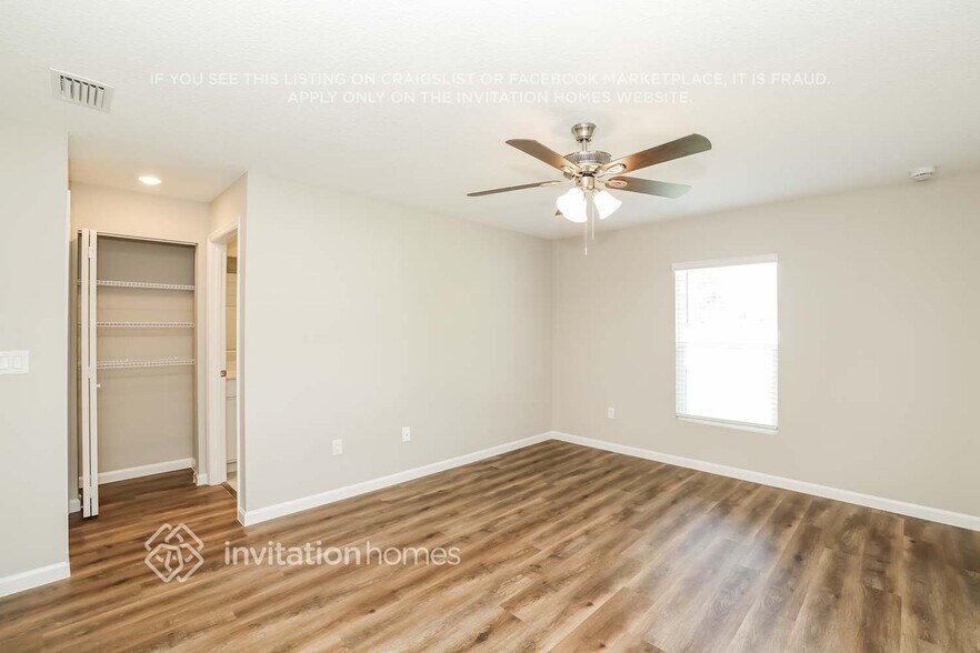 Building Photo - 691 SW Hillsboro Cir