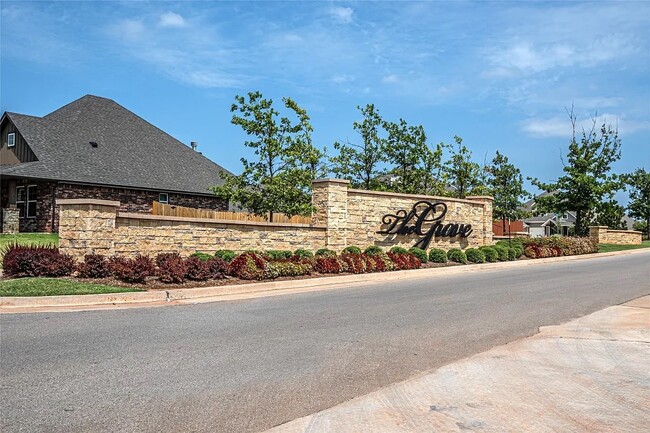 Building Photo - 18320 Autumn Grove Dr
