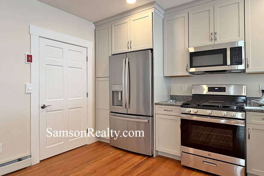 Building Photo - 178 Hillside Ave