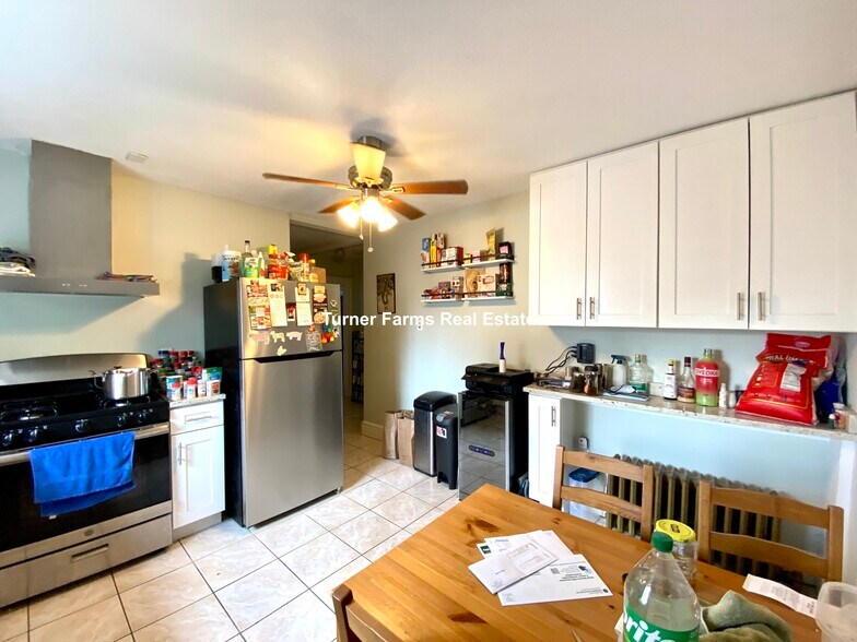 Building Photo - 9 Arlington St