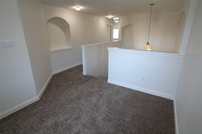 Building Photo - 814 Forest Thicket Ln