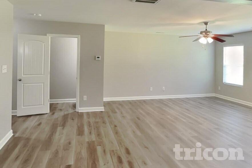 Building Photo - 253 Aershire Ct