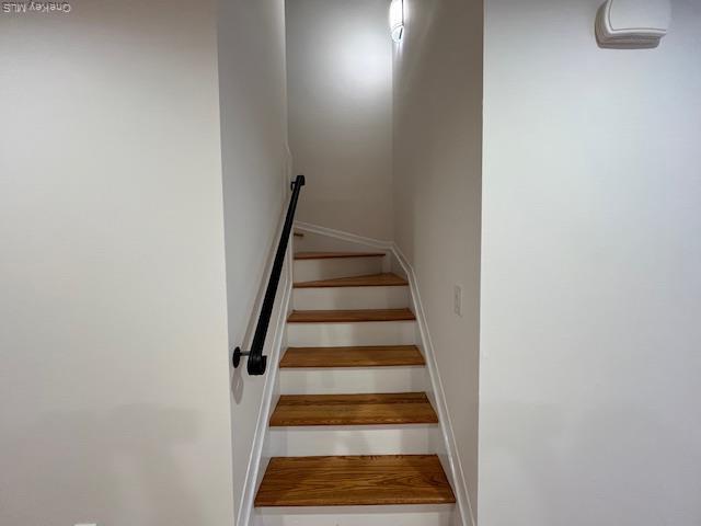 Building Photo - 42 Sintsink Dr E