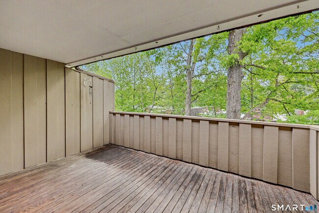Building Photo - 172 Gillies Ln