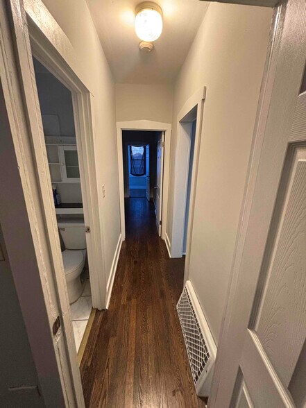 Building Photo - 1805 N Mayfield Ave