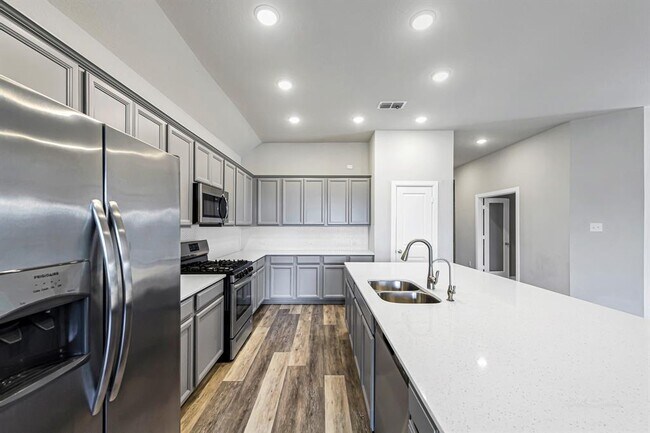Building Photo - 4946 Hitchings Ct