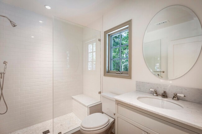 Building Photo - 3132 Belden Dr