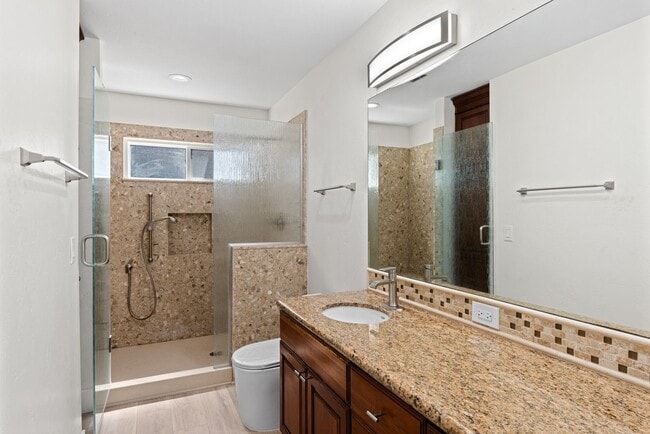 Building Photo - Welcome to your new home in the vibrant Ba...