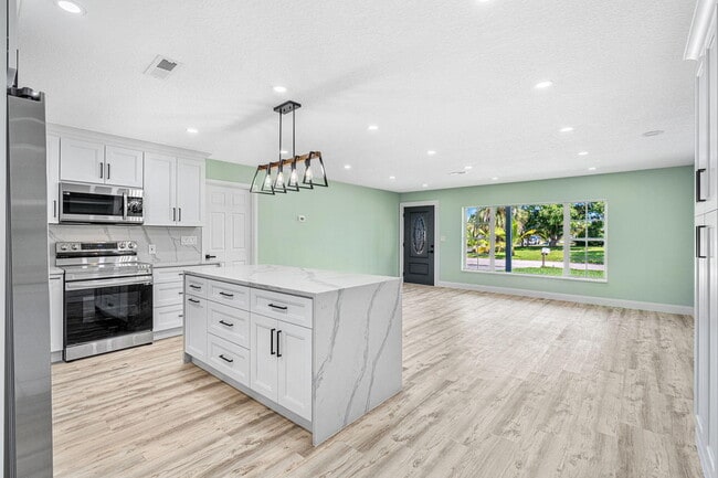 Building Photo - 406 Laurel St