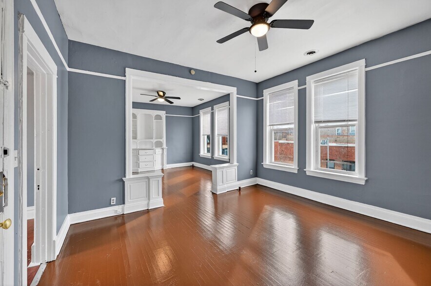 Building Photo - 3542 W 24th St