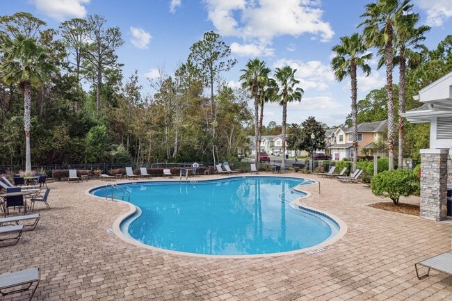 Building Photo - Fully Renovated 3BR/2.5BA Condo with Garag...