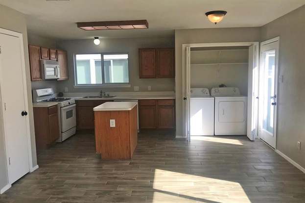 Building Photo - 26840 Wellington Ct