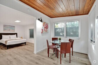 Building Photo - 1115 4th St