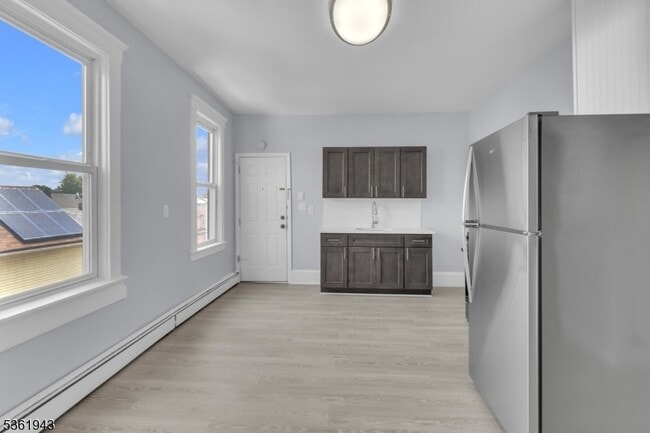 Building Photo - 215 Delaware St