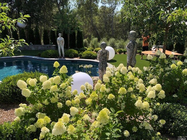 Building Photo - 419 Dry Creek Rd