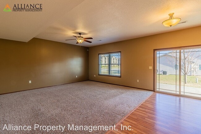 Building Photo - 3 br, 2.5 bath House - 526 Stonedale Dr.