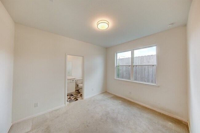 Building Photo - 1526 Ojeman Rd