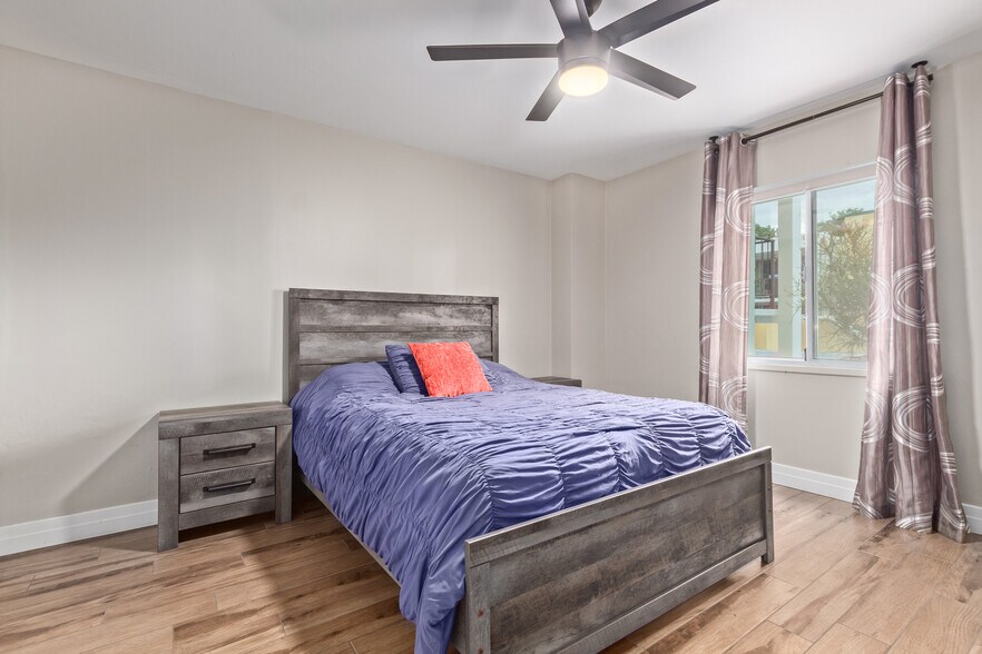 Building Photo - 6502 N Central Ave