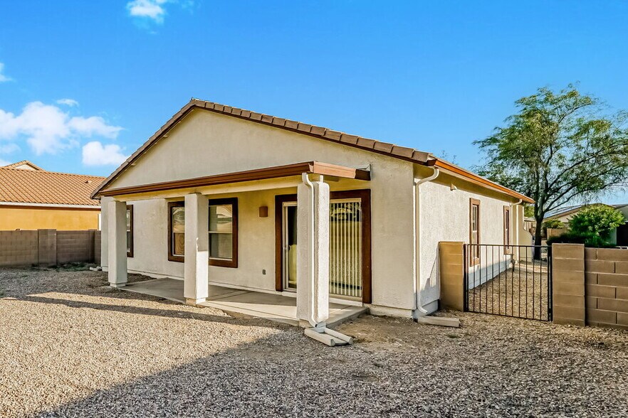 Building Photo - 11390 W Massey Dr