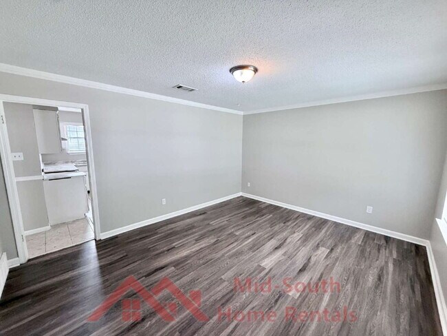 Building Photo - 2587 Wellons Ave