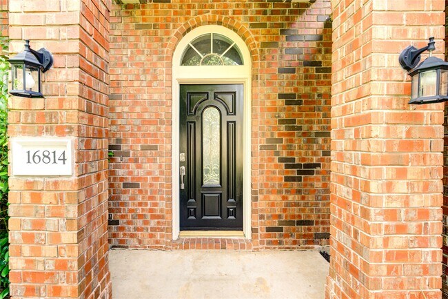 Building Photo - 16814 Benwick Dr