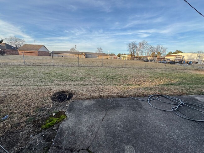 Building Photo - 107 Grogan Cir