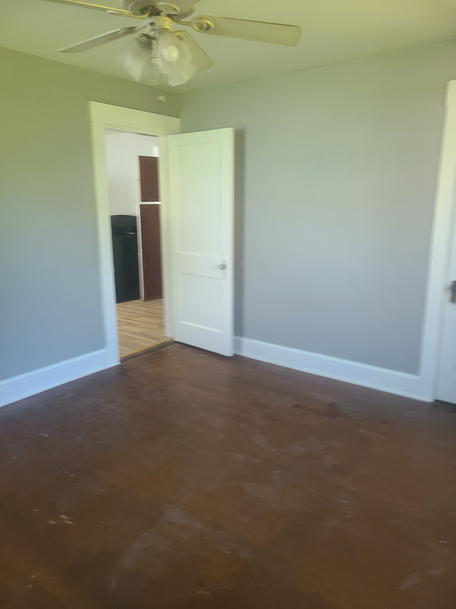 Building Photo - 52 Main St