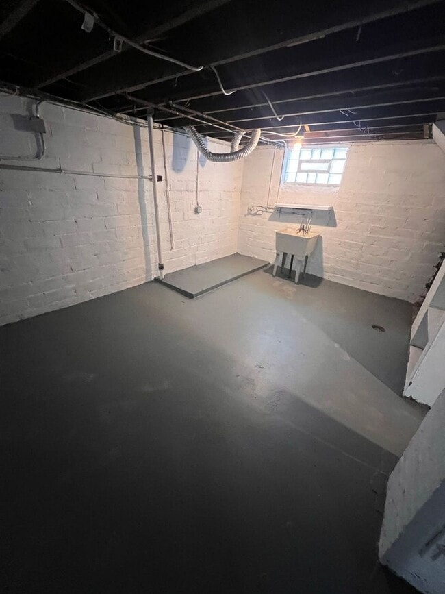 Building Photo - 18101 Schenely Ave