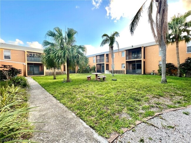 Building Photo - 12650 Kenwood Ln