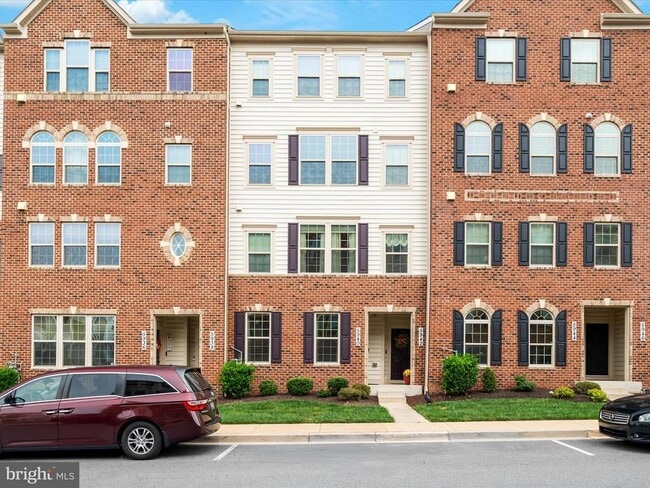 Building Photo - 5940 Etterbeek St