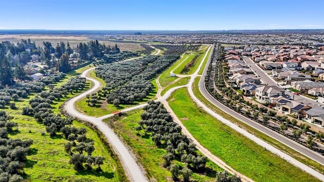 Building Photo - 1116 Encore Wy W