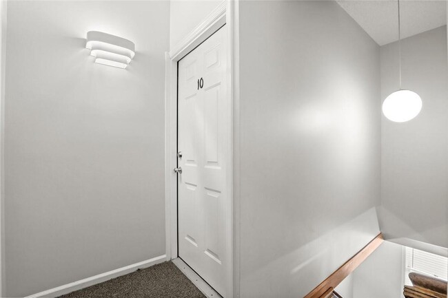 Building Photo - 54 Wildey St