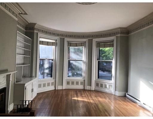 Building Photo - 461 Beacon St