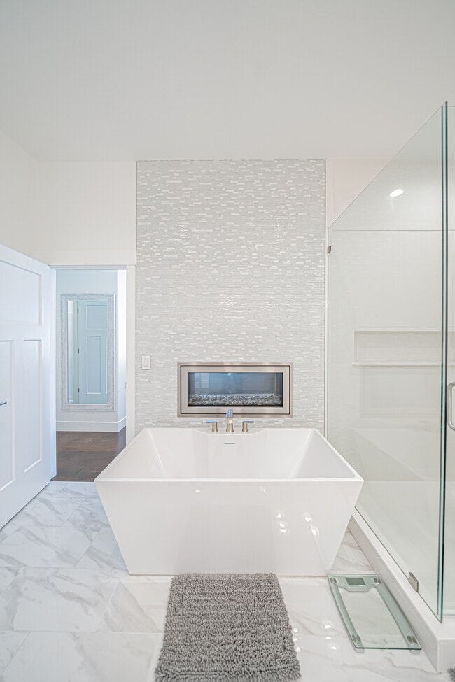 Building Photo - 949 Greenwillow Ln