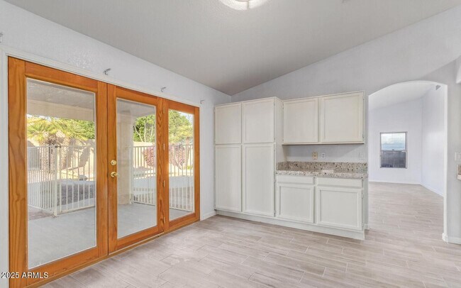 Building Photo - 4758 E Villa Maria Dr