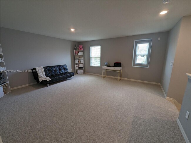 Building Photo - 9235 Freedom Hill Dr