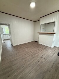 Building Photo - Brighton Heights 2-Bedroom Townhome – Quiet Living with Easy Downtown Access