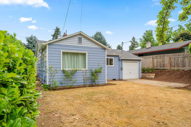 Building Photo - 8808 N Peninsular Ave