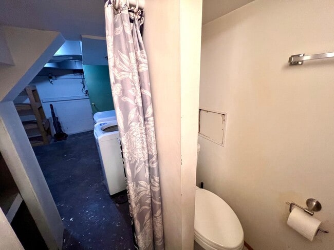 Building Photo - Sewickley - 3 Bedroom 2 Bathroom - Charmin...