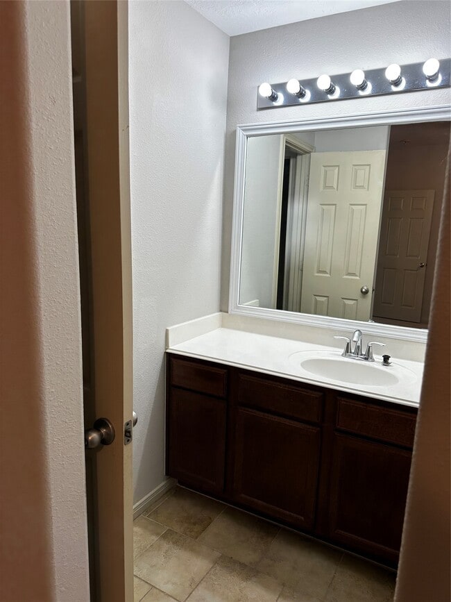 Building Photo - 25110 Ginger Ranch Dr