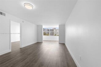 Building Photo - 1300 NE Miami Gardens Dr