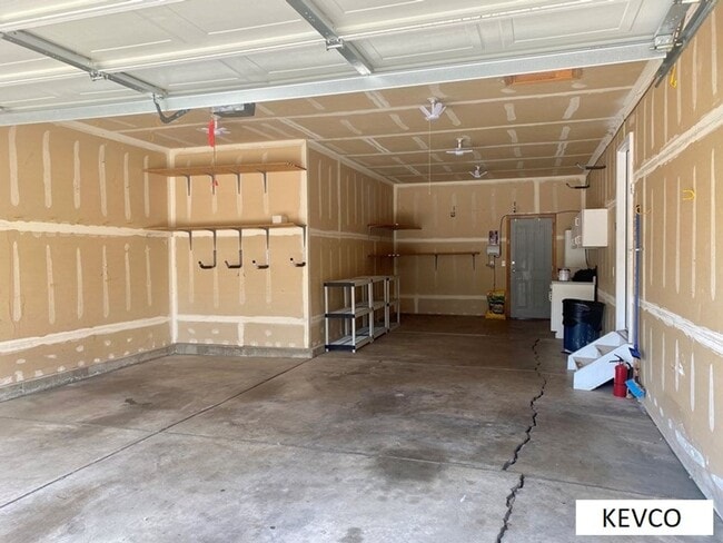 Building Photo - Amazing Three Bedroom Home With Office Space